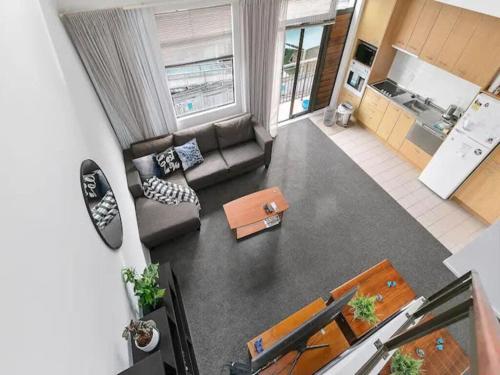 Roomy Loft 2 Bedroom with Free Parking Zodiak Stays in Eden Hegy