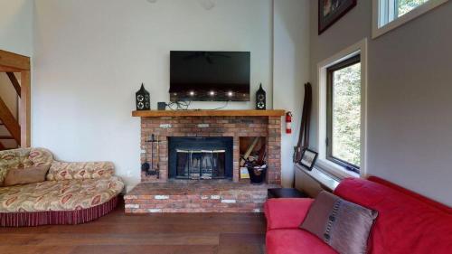 Great Escape Ski Lodge - image 11