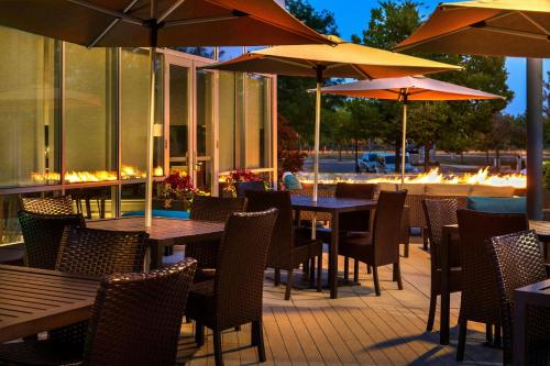Courtyard by Marriott Philadelphia South at The Navy Yard - image 5