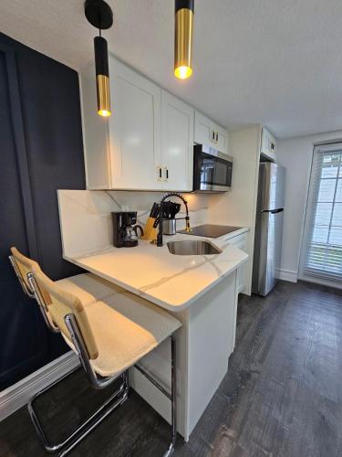 The Hideaway DT Orlando Tiny Home w Free Parking near The Strand