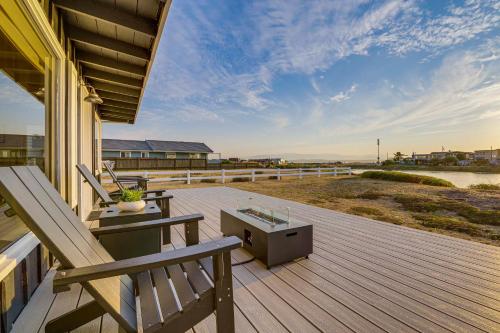 Beach Access, Deck Waterfront Whidbey Island Home