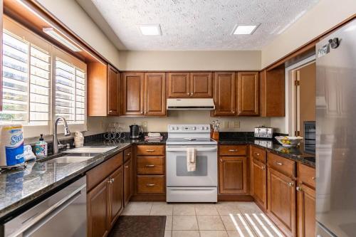 Lakeside Living at Hound Ears in Valle Crucis, USA