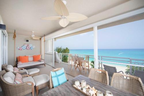 Beachcomber 29, George Town