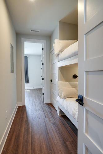 Nashville - 805B Bradford Ave #302 in Nashville, USA
