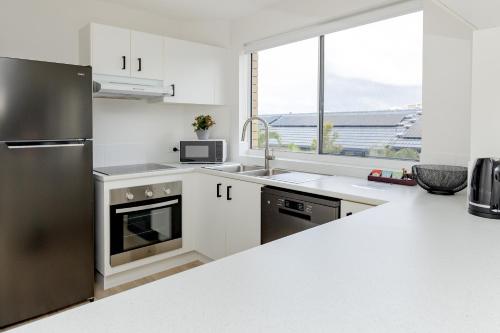 Sol Cove - Kings Beach, parks and dining at doorstep, Caloundra (foto 10)