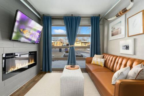 Lakeside Landing. Pad Private Hot Tub Pets Welcome in Berkeley