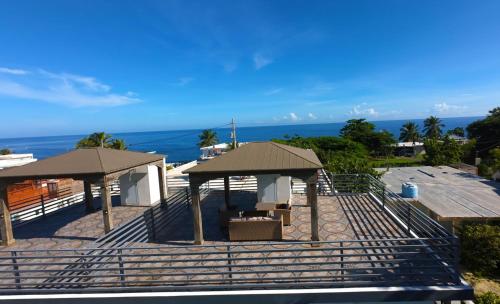 Oceanview Apartment with Rooftop in Quebradillas