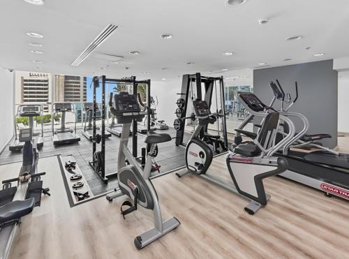 Marina 2BR with 31st-Floor Ocean View - image 13