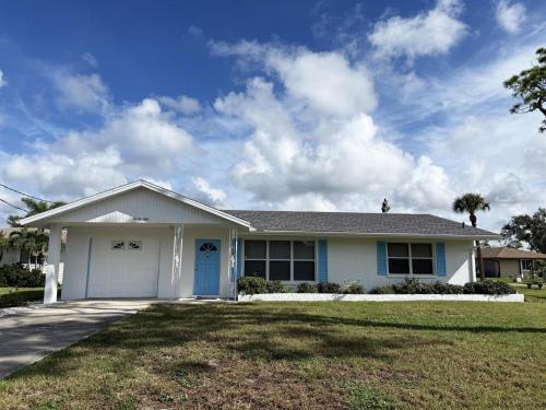 2BR on Oyster Creek – Boat Dock & Beach in Grove City (FL)