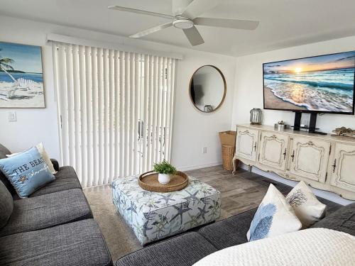 Modular Oasis - Tiki Bar - Fire Pit - Pet-Friendly in Grove City (FL)