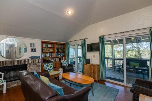 Shrimpers Cove - image 14