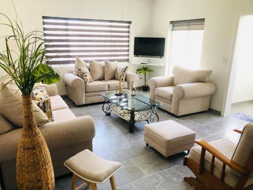 Casa Encanto Ensenada Three Bed Two Bath in 恩森那達