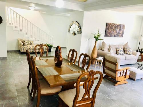 Casa Encanto Ensenada Three Bed Two Bath in 恩森那達