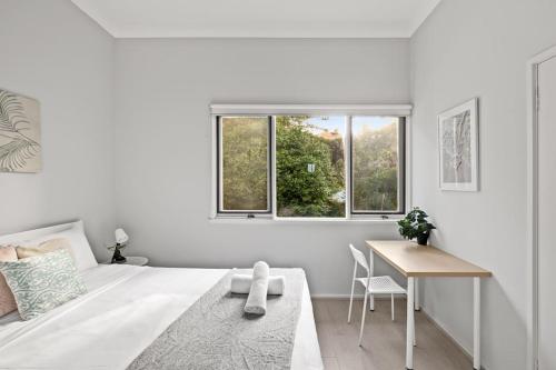 Modern Private Double Room - Centrally Located - Shared Bathroom in Upper North Shore
