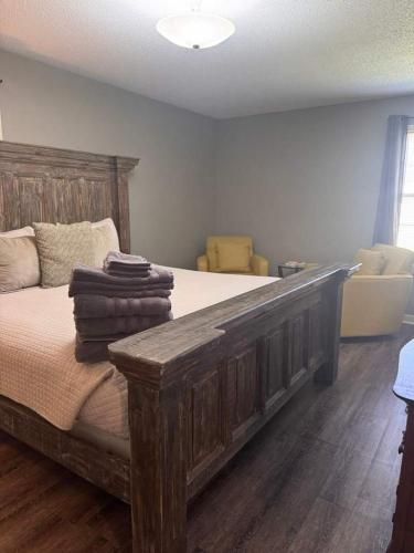 Decatur Chic Family Home with Pool Table in Decatur