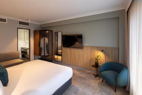 room detail thumbnail 1