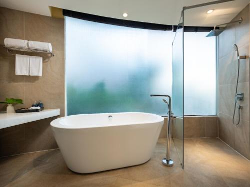 room detail thumbnail 2