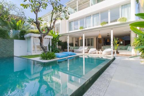 Berawa -ocean View 5 Bed, Walk To Beach, Sleeps 10