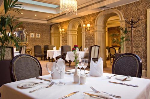 Buswells Hotel - image 14