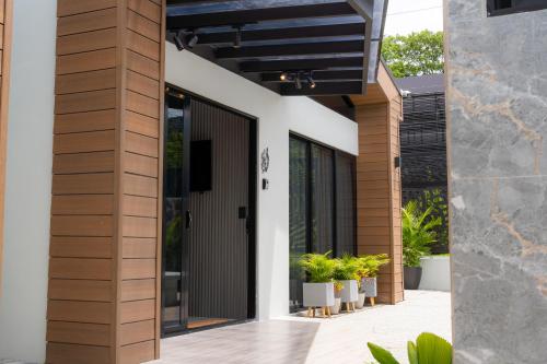 Sakura Haus in เตอร์เรียลบ้า