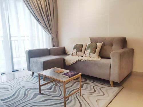 Baron Lake View Hikari Cozy 2BR Lake City MITEC