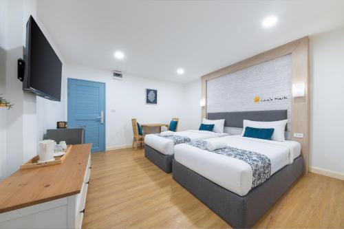 room detail thumbnail 0