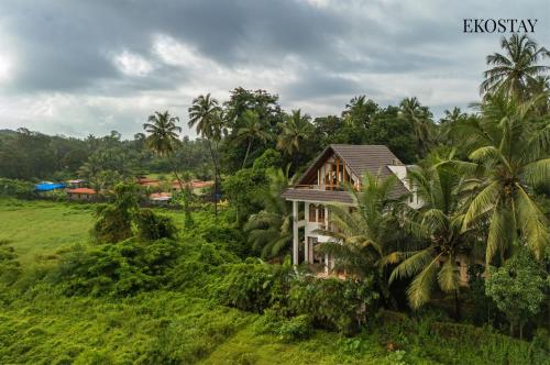 EKOSTAY - Peach Grove Villa - 3kms away from Calangute and Baga Beach - Goa