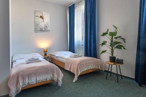 Garni G Hotel Žilina - image 28