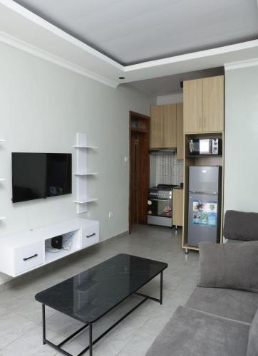 1 Bedroom Apt Close to City Centre ,Parking, Netflix, Fast WiFi Suite #5