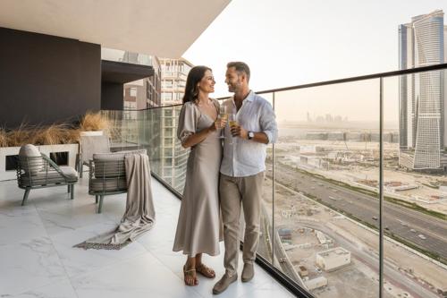 Keyrock Binghatti Canal - Hot Tub, Pool & Gym Access, Dubai