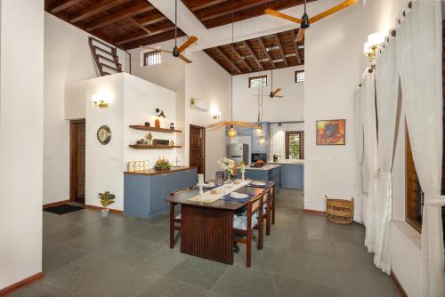 virtuve, m² 3 guļamistaba, 3 privāta vannas istaba Villa Kodungallur
 (Eka ) in Kodungallur