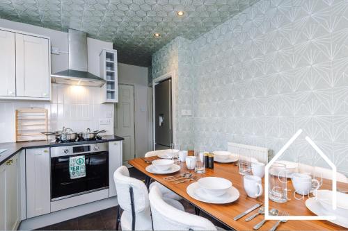 Spacious 3 Bed with Pac-Man, Darts and 2 Parking spaces, Manchester (fotografie 5)