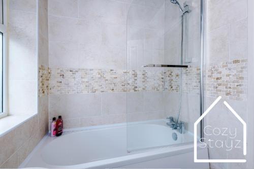 Spacious 3 Bed with Pac-Man, Darts and 2 Parking spaces, Manchester (fotografie 6)