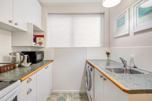 Cashmere Retreat-Stylish Apartment -Free Parking -No Cleaning Fee in North Wellington