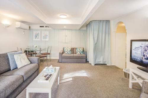 Cashmere Retreat-Stylish Apartment -Free Parking -No Cleaning Fee in North Wellington