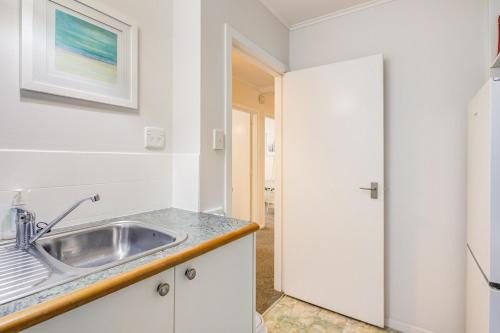 Cashmere Retreat-Stylish Apartment -Free Parking -No Cleaning Fee in North Wellington