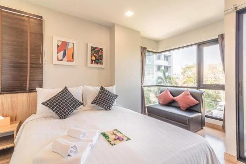 Casa Luxe Hotel and Resident Room Type - Superior King Room