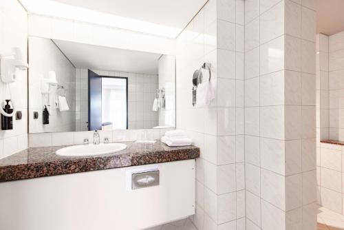 Garner Hotel Dusseldorf Main Station by IHG Room Type - Premium Quadruple Room