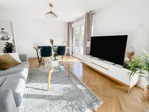 Balcon privé Parking & Fibre Proche Paris (Balcon prive Parking & Fibre Proche Paris) in Обон