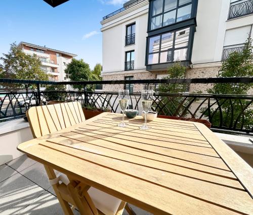 Balcon privé Parking & Fibre Proche Paris (Balcon prive Parking & Fibre Proche Paris) in Обон