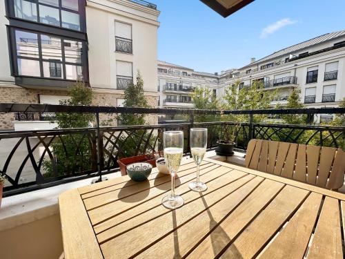 Balcon privé Parking & Fibre Proche Paris (Balcon prive Parking & Fibre Proche Paris) in Обон