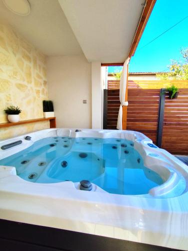 Tonina - private jacuzzi, free parking, terrace, Split (Foto 5)