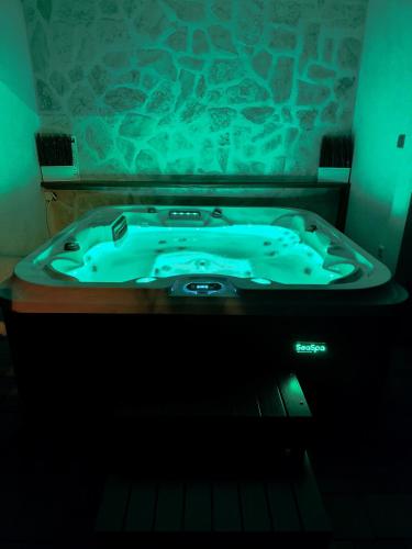 Tonina - private jacuzzi, free parking, terrace, Split (Foto 10)