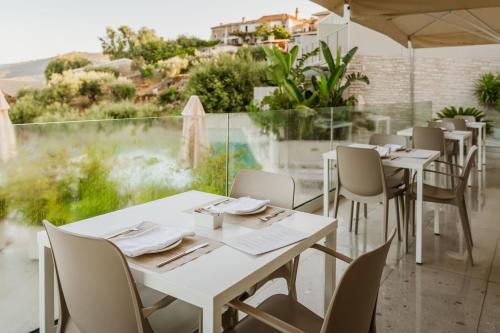 Food and beverages, Sivota Deamaris Luxury Boutique Hotel - Adults Only 16 plus in Syvota