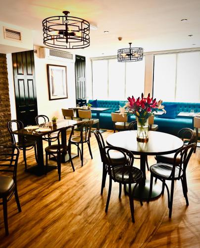 Zoe Bistro & Accommodation 4