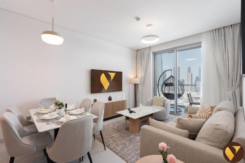 Vogue Downtown Vida Dubai Mall Two Bedroom Apartment with Stunning Full Burj Khalifa View from Balcony, Direct Access to Dubai Mall, 5 Stars Amenities, Dubaï (photo 2)