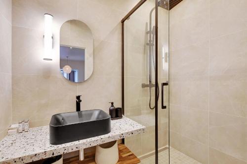 Serene apartment - 1BR 4P - Canal St-Martin - image 6