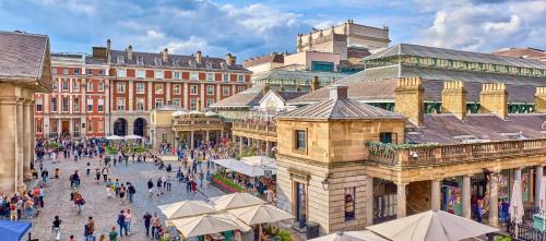 Modern Luxury Entire Covent Garden Apartment Sleeps 5 600Sqft, Лондон