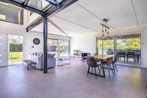 Villa spacieuse avec piscine privee a Toulouse in Angely