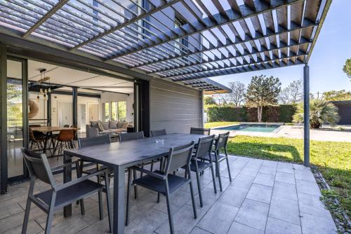 Villa spacieuse avec piscine privee a Toulouse in Angely